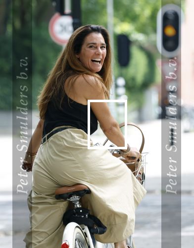 Amsterdam 11 juli 2025
Quinty Trustfull op de fiets in Amsterdam zuid.