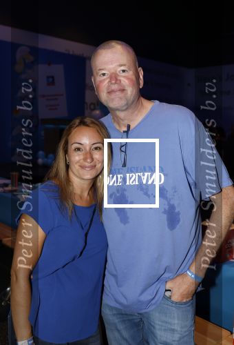 Leidschendam 6 juli 2025
Premiere Smurfen film bij Kinepolis . Aanwezig oa van de stemmencast Roxy Dekker Luuk v Leeuwen Julia Tan en Thorn de Vries . Raymond v Barneveld kwam met zijn zoon , kleinkinderen en zijn vrouw