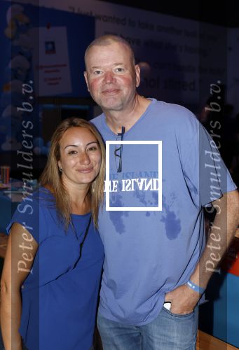 Leidschendam 6 juli 2025
Premiere Smurfen film bij Kinepolis . Aanwezig oa van de stemmencast Roxy Dekker Luuk v Leeuwen Julia Tan en Thorn de Vries . Raymond v Barneveld kwam met zijn zoon , kleinkinderen en zijn vrouw