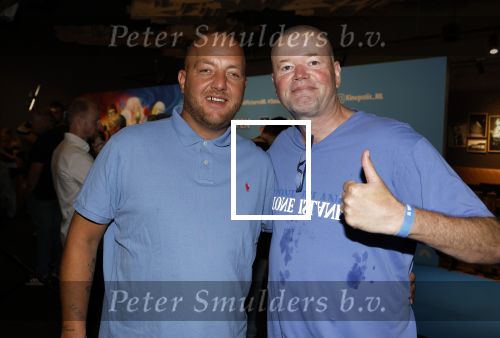 Leidschendam 6 juli 2025
Premiere Smurfen film bij Kinepolis . Aanwezig oa van de stemmencast Roxy Dekker Luuk v Leeuwen Julia Tan en Thorn de Vries . Raymond v Barneveld kwam met zijn zoon , kleinkinderen en zijn vrouw