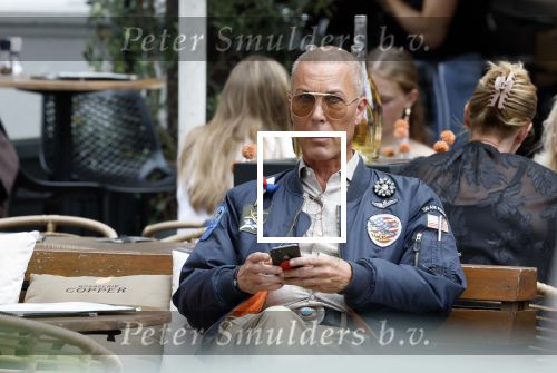 Gouda 18 juli 2025
Rogier Smit heeft een afspraak met zijn zus Pauline en zwager Reinout  in het centrum van Gouda.