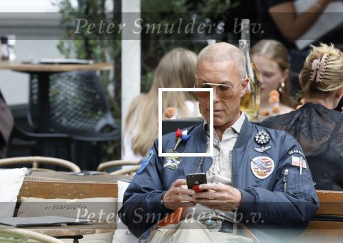 Gouda 18 juli 2025
Rogier Smit heeft een afspraak met zijn zus Pauline en zwager Reinout  in het centrum van Gouda.
