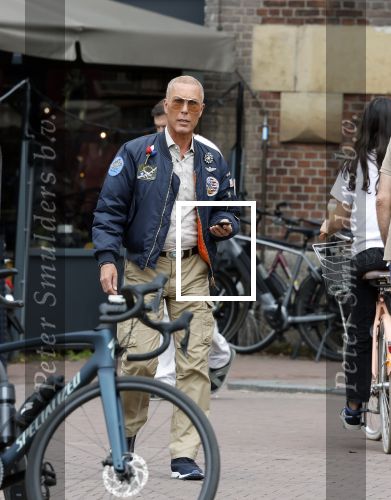 Gouda 18 juli 2025
Rogier Smit heeft een afspraak met zijn zus Pauline en zwager Reinout  in het centrum van Gouda.