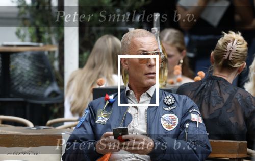 Gouda 18 juli 2025
Rogier Smit heeft een afspraak met zijn zus Pauline en zwager Reinout  in het centrum van Gouda.