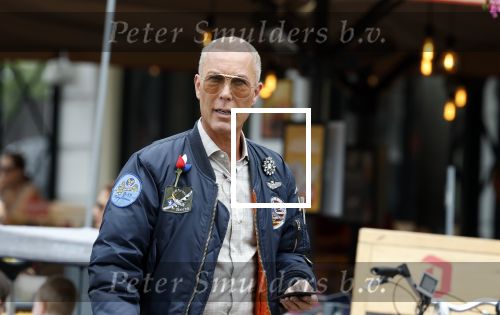 Gouda 18 juli 2025
Rogier Smit heeft een afspraak met zijn zus Pauline en zwager Reinout  in het centrum van Gouda.