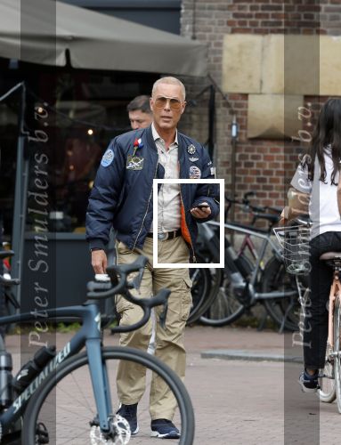 Gouda 18 juli 2025
Rogier Smit heeft een afspraak met zijn zus Pauline en zwager Reinout  in het centrum van Gouda.