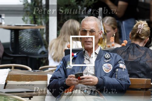 Gouda 18 juli 2025
Rogier Smit heeft een afspraak met zijn zus Pauline en zwager Reinout  in het centrum van Gouda.