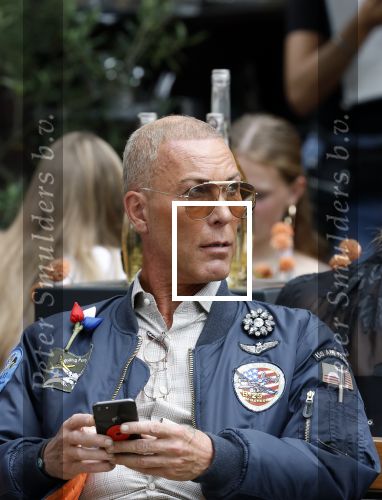 Gouda 18 juli 2025
Rogier Smit heeft een afspraak met zijn zus Pauline en zwager Reinout  in het centrum van Gouda.