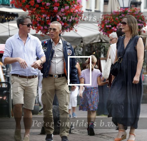 Gouda 18 juli 2025
Rogier Smit heeft een afspraak met zijn zus Pauline en zwager Reinout  in het centrum van Gouda.