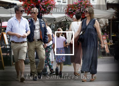Gouda 18 juli 2025
Rogier Smit heeft een afspraak met zijn zus Pauline en zwager Reinout  in het centrum van Gouda.