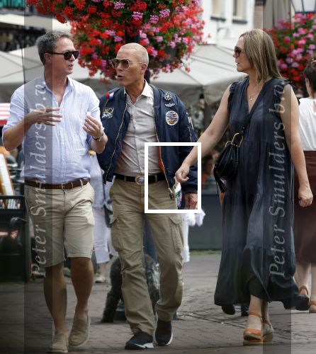 Gouda 18 juli 2025
Rogier Smit heeft een afspraak met zijn zus Pauline en zwager Reinout  in het centrum van Gouda.