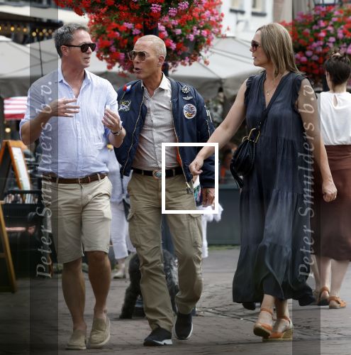 Gouda 18 juli 2025
Rogier Smit heeft een afspraak met zijn zus Pauline en zwager Reinout  in het centrum van Gouda.