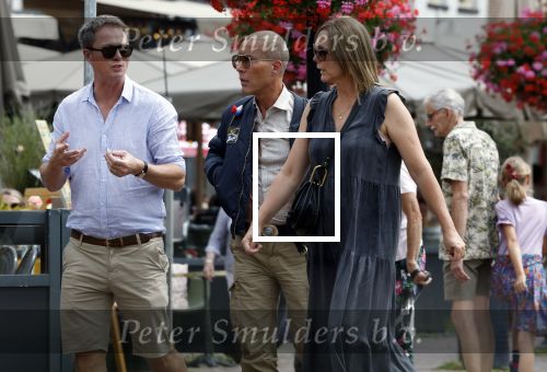 Gouda 18 juli 2025
Rogier Smit heeft een afspraak met zijn zus Pauline en zwager Reinout  in het centrum van Gouda.