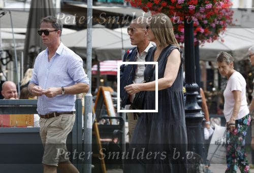 Gouda 18 juli 2025
Rogier Smit heeft een afspraak met zijn zus Pauline en zwager Reinout  in het centrum van Gouda.