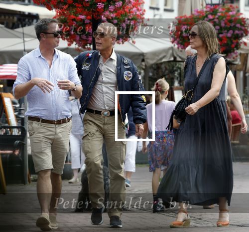 Gouda 18 juli 2025
Rogier Smit heeft een afspraak met zijn zus Pauline en zwager Reinout  in het centrum van Gouda.