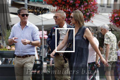 Gouda 18 juli 2025
Rogier Smit heeft een afspraak met zijn zus Pauline en zwager Reinout  in het centrum van Gouda.