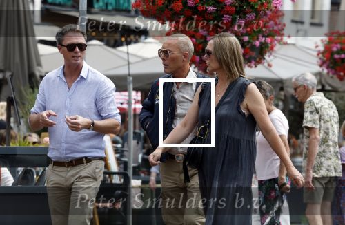 Gouda 18 juli 2025
Rogier Smit heeft een afspraak met zijn zus Pauline en zwager Reinout  in het centrum van Gouda.