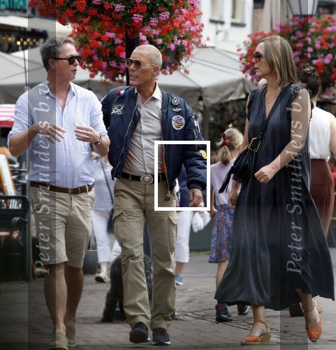 Gouda 18 juli 2025
Rogier Smit heeft een afspraak met zijn zus Pauline en zwager Reinout  in het centrum van Gouda.
