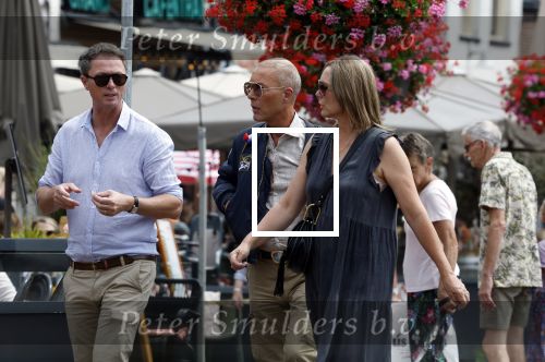 Gouda 18 juli 2025
Rogier Smit heeft een afspraak met zijn zus Pauline en zwager Reinout  in het centrum van Gouda.