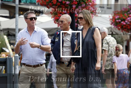 Gouda 18 juli 2025
Rogier Smit heeft een afspraak met zijn zus Pauline en zwager Reinout  in het centrum van Gouda.