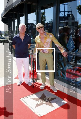 Scheveningen 30 juni 2025
Onthulling van de Walk of Fame ter gelegenheid van 35 jaar aan bijzondere musicalproducties in het AFAS Circustheater in Scheveningen. Stanley Burleson