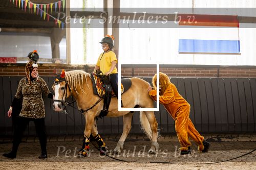 Den Haag 5 juli 2025
Hare Koninklijke Hoogheid Prinses Beatrix der Nederlanden heeft op zaterdagmiddag 5 juli het 60-jarig jubileum van de Stichting Paardrijden voor Gehandicapten (SPG) op de Madurodam Manege in Den Haag bijgewoond.