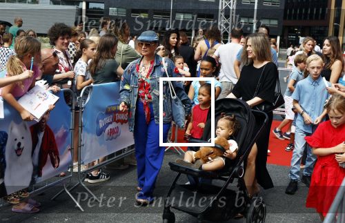 Amsterdam 29 juni 2025
Premiere Rutger Thomas en Paco in Pathe Noord. Trijntje Oosterhuis met haar dochters