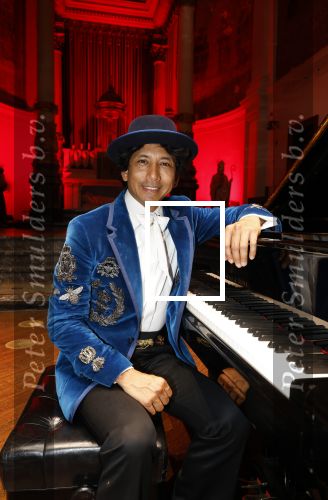 Amsterdam 27 juni 2025
Wibi Soerjadi geeft een concert in de Duif in Amsterdam.