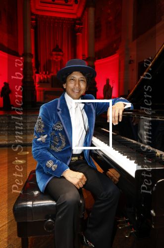 Amsterdam 27 juni 2025
Wibi Soerjadi geeft een concert in de Duif in Amsterdam.