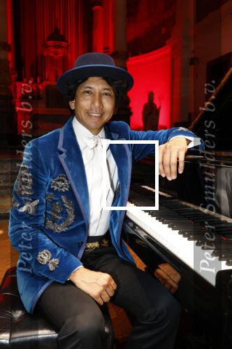 Amsterdam 27 juni 2025
Wibi Soerjadi geeft een concert in de Duif in Amsterdam.