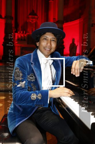 Amsterdam 27 juni 2025
Wibi Soerjadi geeft een concert in de Duif in Amsterdam.