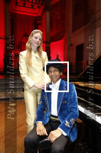 Amsterdam 27 juni 2025
Wibi Soerjadi geeft een concert in de Duif in Amsterdam.