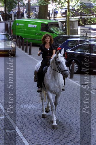 Amsterdam 6 Augustus 199
Mylene de la Haye op een paard in Amsterdam.