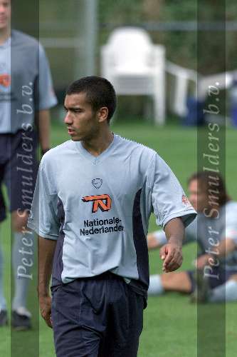 Hoenderloo, 14 augustus 2000
eerste training nederlands elftal onder leiding van de nieuwe bondscoach Louis v Gaal
Giovanni v Bronckhorst
