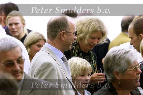 Rotterdam 27 augustus 2000
Feest trouwen Paul de Leeuw en Stephan Nugter.
Kees Driehuis met vrouw en zoontje