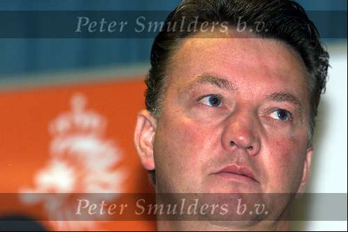 Hoenderloo, 14 augustus 2000
eerste training nederlands elftal onder leiding van de nieuwe bondscoach Louis v Gaal