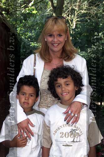 Wassenaar 3 augustus 2000
Nieuwe atraktie op Duinrell.
Manon Thomas en haar kinderen