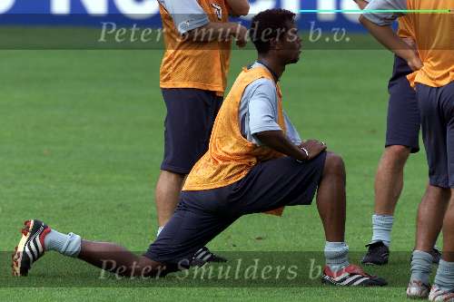 Hoenderloo, 14 augustus 2000
eerste training nederlands elftal onder leiding van de nieuwe bondscoach Louis v Gaal
Patrick kluivert