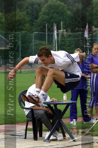 Amsterdam 5 Augustus 2000
Sportdag Adidas
Verspringen voor jeugd
Atlethiek