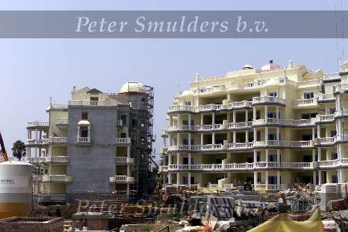 Marbella 31 juli 2001
Aanbouw nieuwe appartement bij hotel Las Dunas.
Annemarie Bartels (schoonmoeder Rene Froger) heeft voor ruim 2 miljoen gulden daar een app. gekocht.