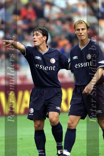 Amsterdam 12 augustus 2001
 PSV- FC Twente 3-2 voor de Johan Cruyffschaal in de Amsterdam Arena.
Chris v d Weerden