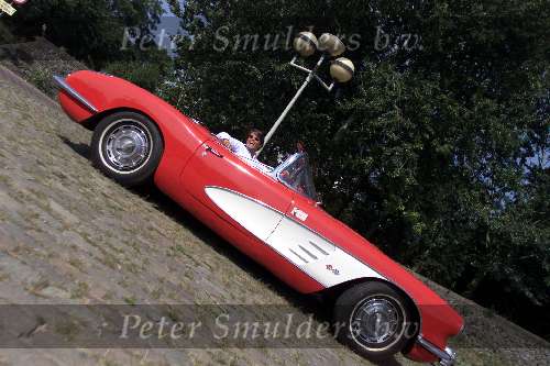Oosterbeek 25 Augustus 2001
Emile Ratelband  in een Chevrolette Corvette uit 1958
Classic Car
