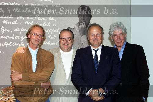 Laren 10 augustus 2001
Opening expositie Toon Hermans.
Maurice Hermans Gaby en ... en Paul v Vliet