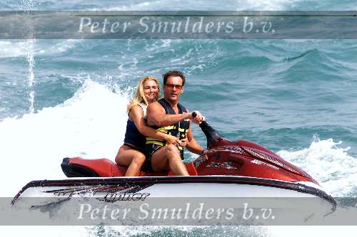 Marbella 31 juli 2001
Gerard Joling   met Willeke op jetski