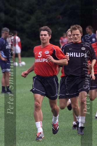 Eindhoven 7 augustus 2001
PSV Training . Kezman met adidas Predator voetbalschoenen.
Jan Heintze en Johann Vogel