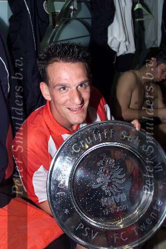 Amsterdam 12 augustus 2001
PSV-Fc Twente voor de Johan Cruyff schaal in de Amsterdam Arena. Eindstand 3-2
Jan Vennegoor of Hesselink