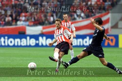 Amsterdam 12 augustus 2001
 PSV- FC Twente 3-2 voor de Johan Cruyffschaal in de Amsterdam Arena.
Johann Vogel en Chris v d Weerden