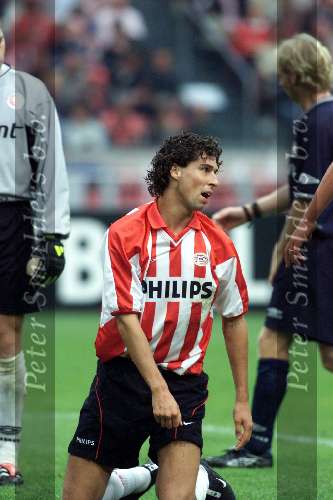 Amsterdam 12 augustus 2001
 PSV- FC Twente 3-2 voor de Johan Cruyffschaal in de Amsterdam Arena.
John de Jong