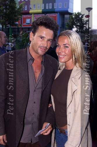 Amsterdam 20 augustus 2001
Premiere Soul Assassin in Pathe Arena.
Jorgos (ex-vriend van Leontine borsato )met vriendin
