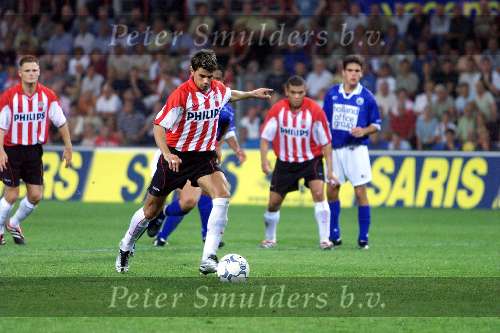 Eindhoven 22 augustus 2001
PSV-Fc Den Bosch
Kezman maakt 1-1 uit een penalty.